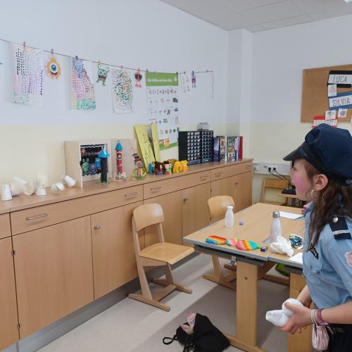 Fasching Becherwerfen2